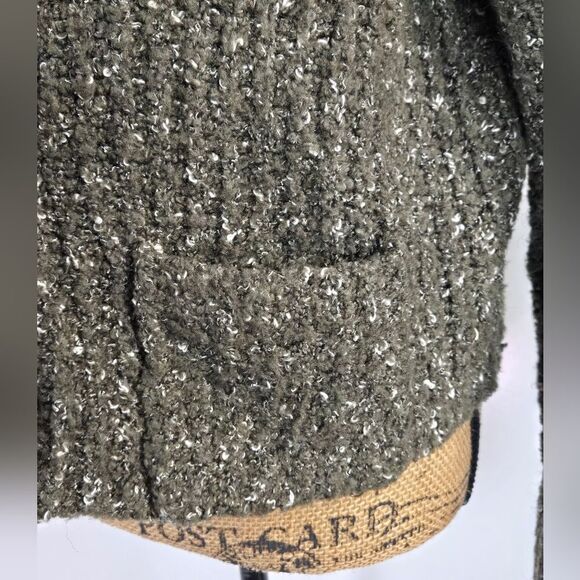 JUSTFAB Chunky Knit Cropped 3-Button Cardigan Sweater Sz M - Picture 3 of 8